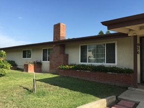 Building Photo - 936 E Collins Ave