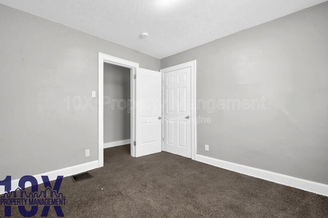 Building Photo - 1097 E 21st Ave