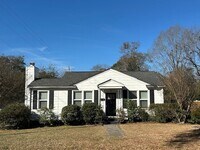 Building Photo - CHARMING HOME IN ROSEWOOD