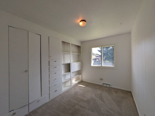 Building Photo - 5bd/2ba Burien Home