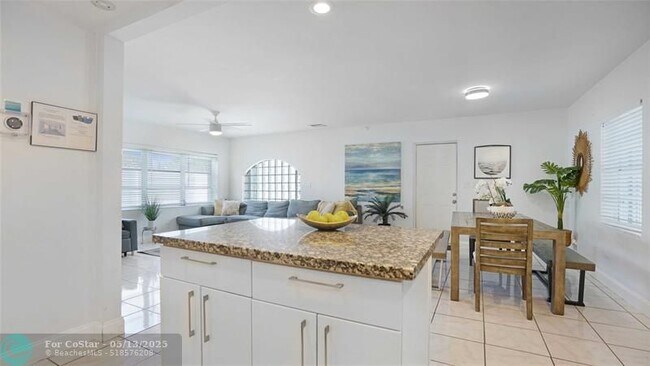 Building Photo - 2716 N Ocean Blvd