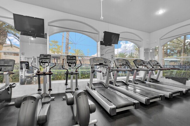 Building Photo - Experience Las Vegas in style and comfort with this beautiful first-floor 3-bedroom condo