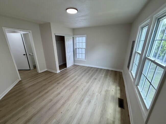 Building Photo - Newly Remodeled 2BR/2BA East Nashville Home with Covered Front Porch, Huge Deck, Spacious Backyar...