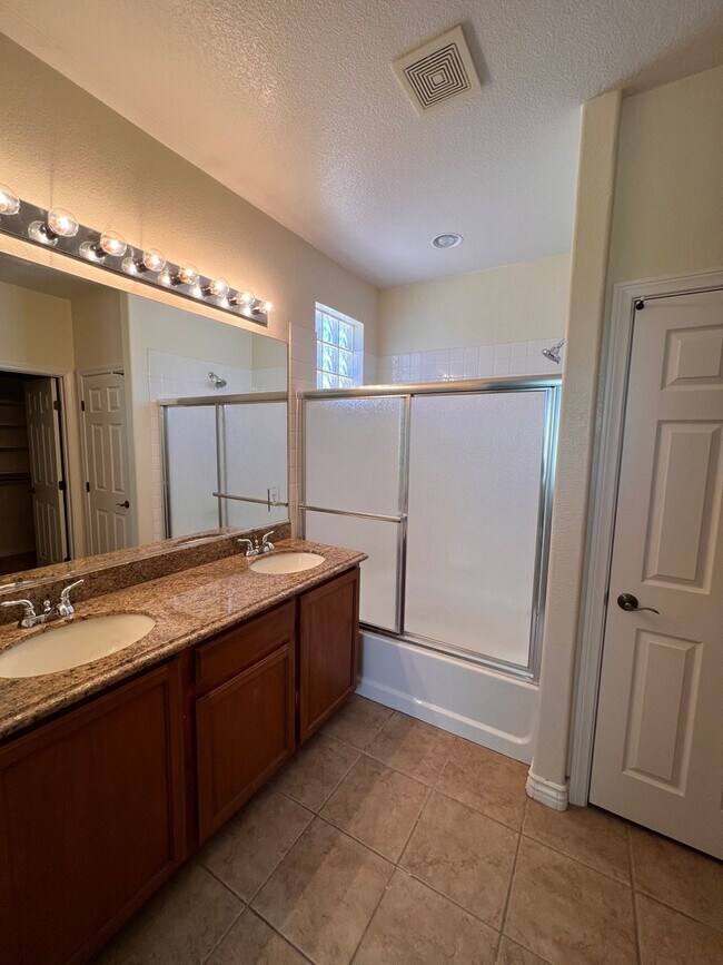 Building Photo - Southwest - Gated Community Pool/Spa/Playground