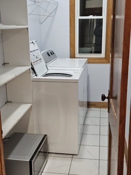 Pantry/Laundry Room - 2540 N Avers Ave