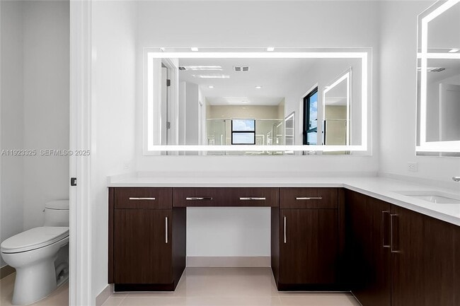 Building Photo - 9362 Tulip Leaf Ct