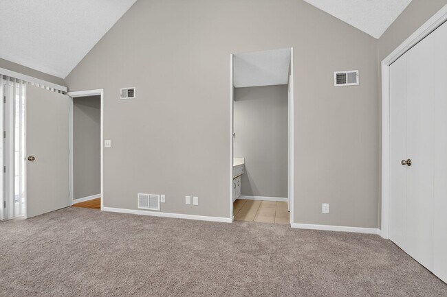 Building Photo - Your Beautifully Remodeled 3BR/2.5BA Townh...