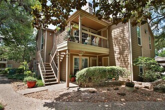 Building Photo - 1880 White Oak Dr