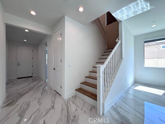 Building Photo - 25061 River Peak Dr