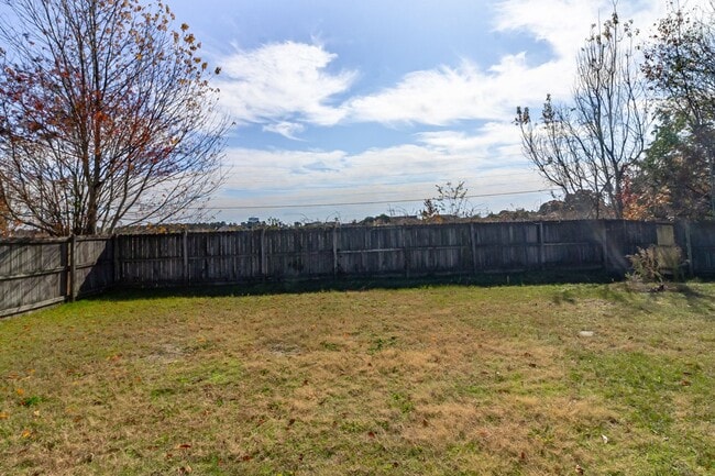 Building Photo - Ranch Near Gate 6