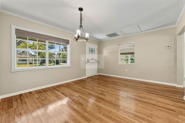 Building Photo - 4619 W Bay Villa Ave