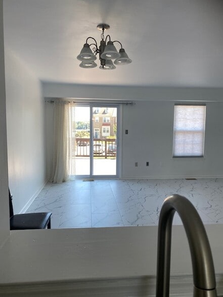 Building Photo - 7871 Hidden Creek Way