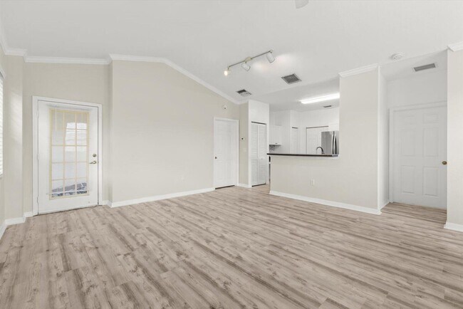 Building Photo - 559 SE Prescott Pl