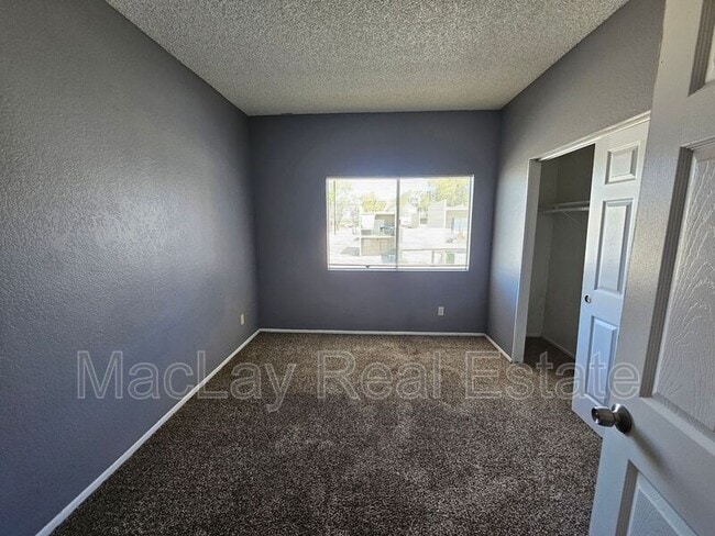 Building Photo - 2801 E Monte Cristo Ave