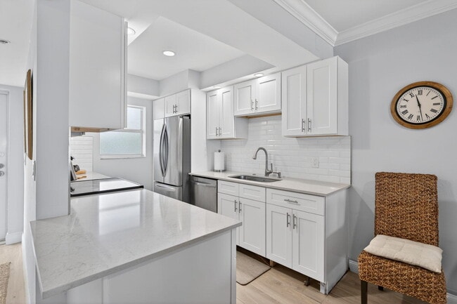 Building Photo - 3101 S Ocean Blvd