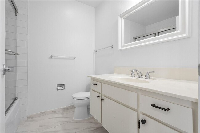 Building Photo - 1141 Verdemar Dr