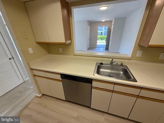 Building Photo - 5866 Orchard Hill Ct