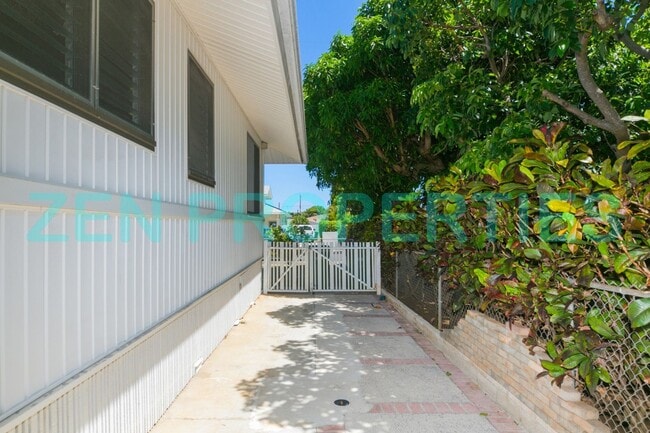 Building Photo - a 3 bdrm, 1 bath home for rent in Niu Valley