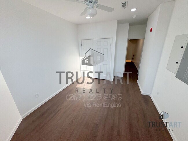 Building Photo - 910 N 41st St