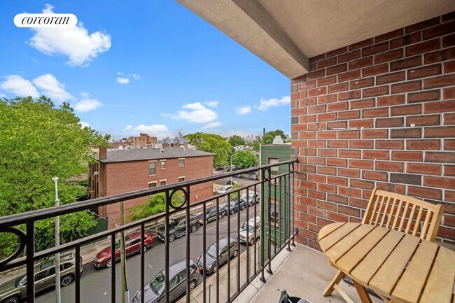 Building Photo - 15 Calder Pl