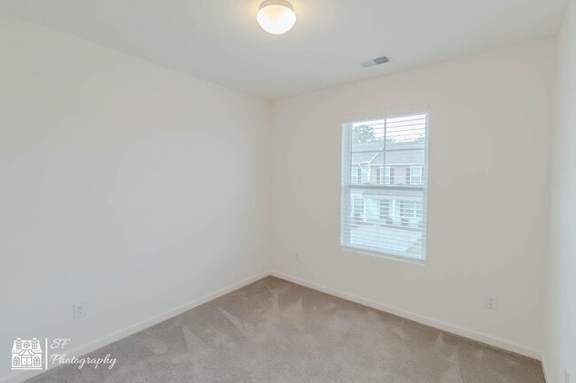 Building Photo - 305 Cherwell ct