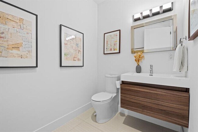 Building Photo - 60 Hendricks Isle