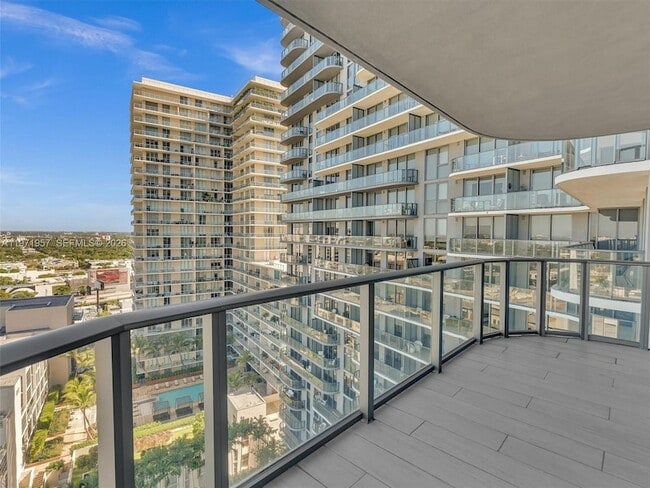 Building Photo - 121 NE 34th St