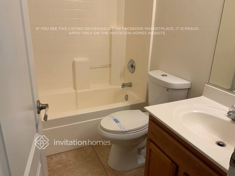 Building Photo - 2005 W Green Tree Dr