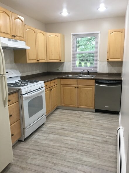 Building Photo - 22960 N Apple Hill Ln