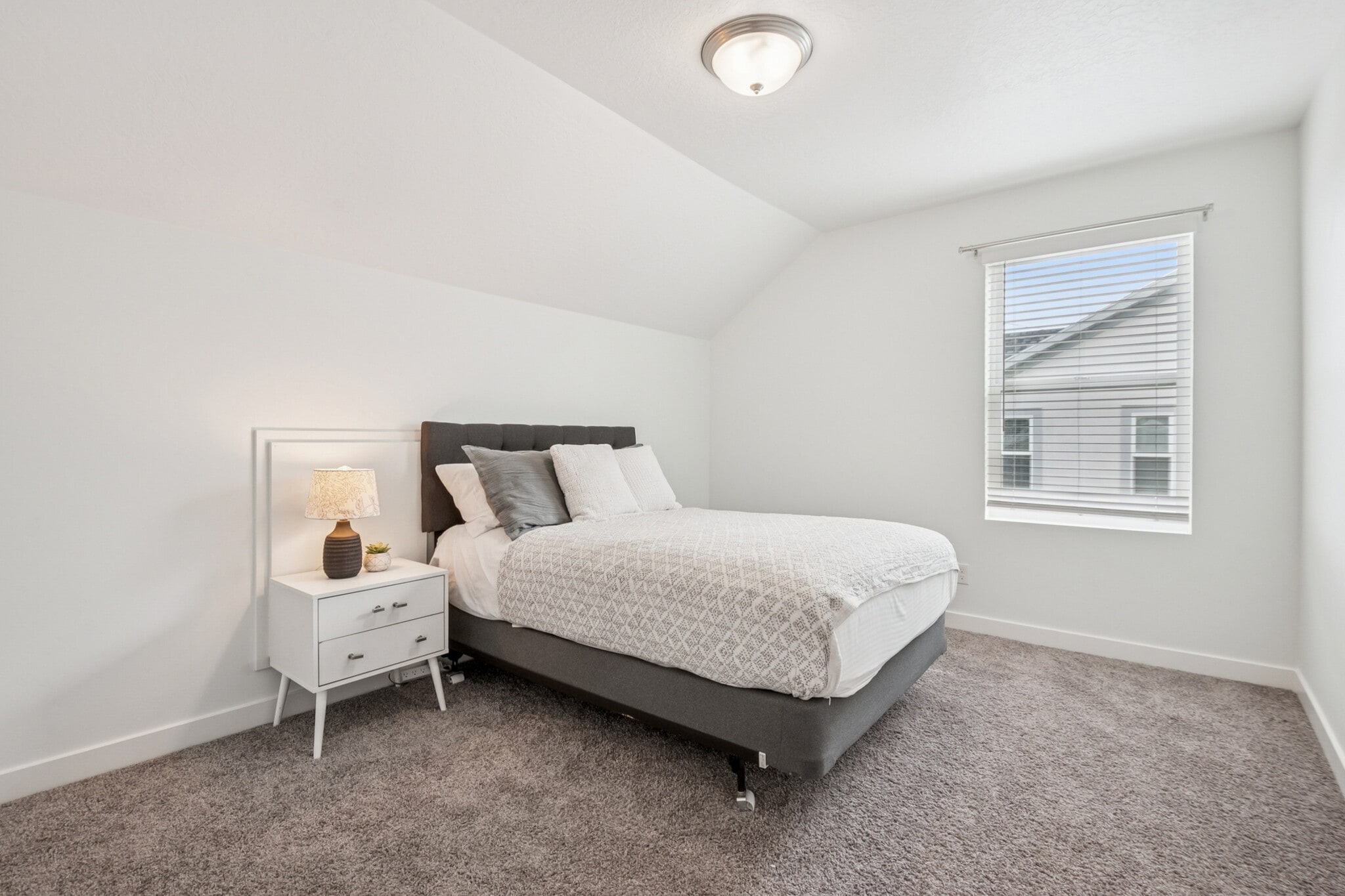 Building Photo - 11632 S Skyward Rd