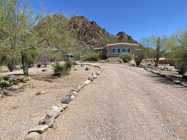 Building Photo - 5725 S Marshall Pl