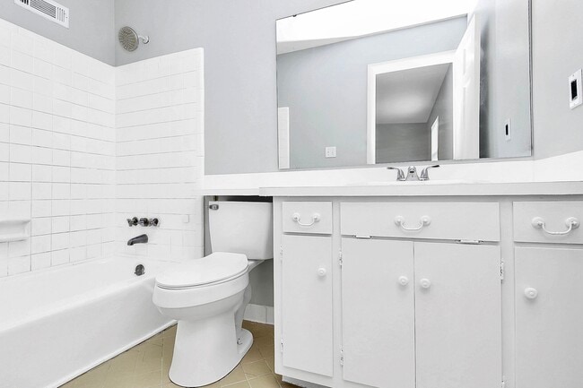 Building Photo - 9121 Troon Ln