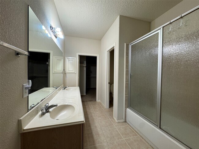 Building Photo - 13110 S Bellaire Estates Dr