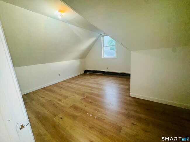 Building Photo - 470 Wood Ave