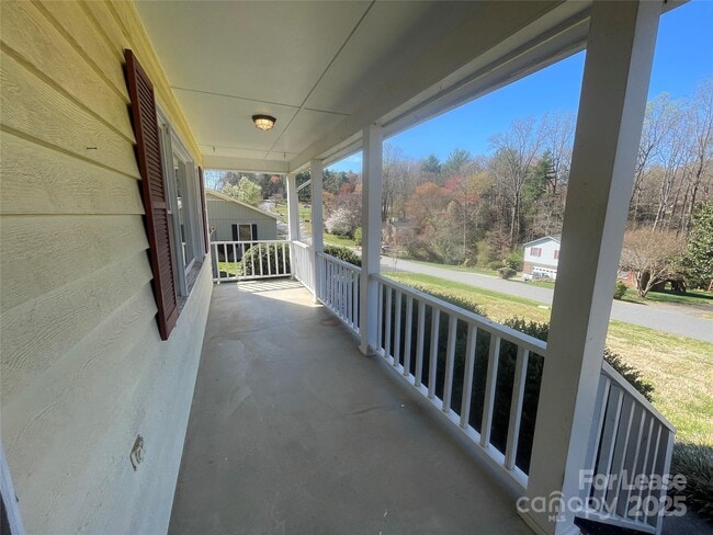 Building Photo - 6160 Timberlane Terrace