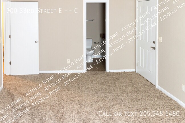 Building Photo - 700 E 33rd St