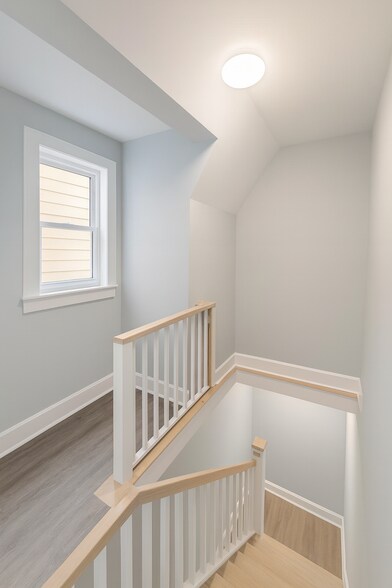 Building Photo - 55 Schley St