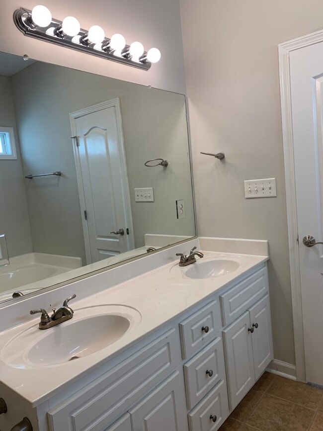 Building Photo - 4310 E Barcelona Way