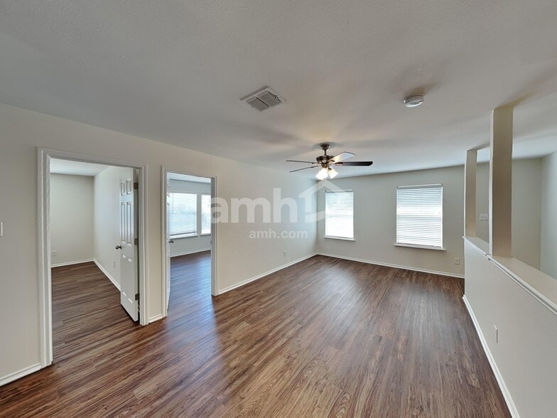 Building Photo - 7919 Oak Pointe