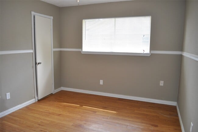 Building Photo - 22411 Merrymount Dr