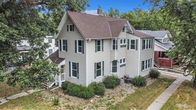 Building Photo - 260 S 27th St