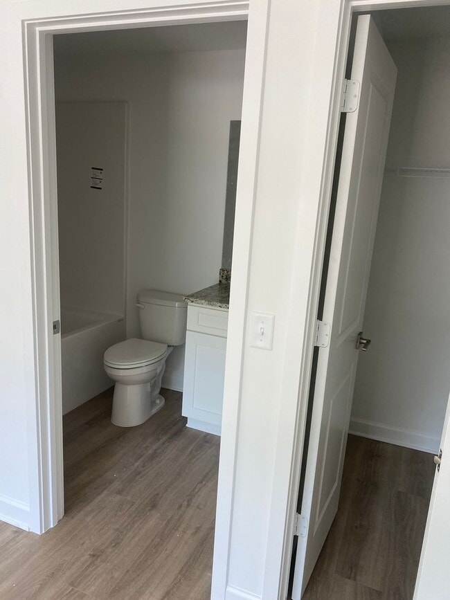 Building Photo - 3 Bedroom, 2 Bathroom home for rent