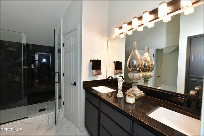 Building Photo - 31 Stratford Hall Cir