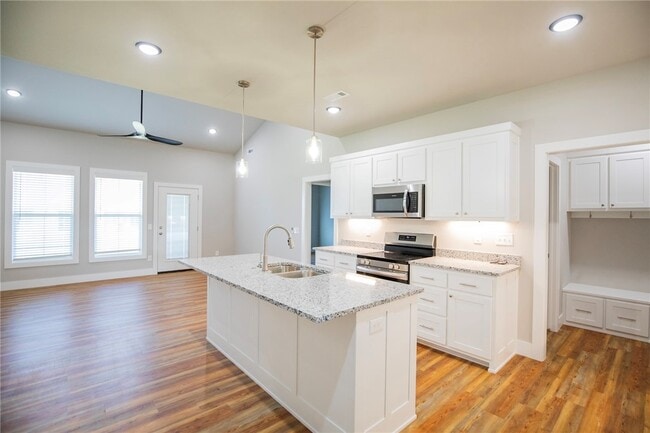 Building Photo - 903 Seaborn Way