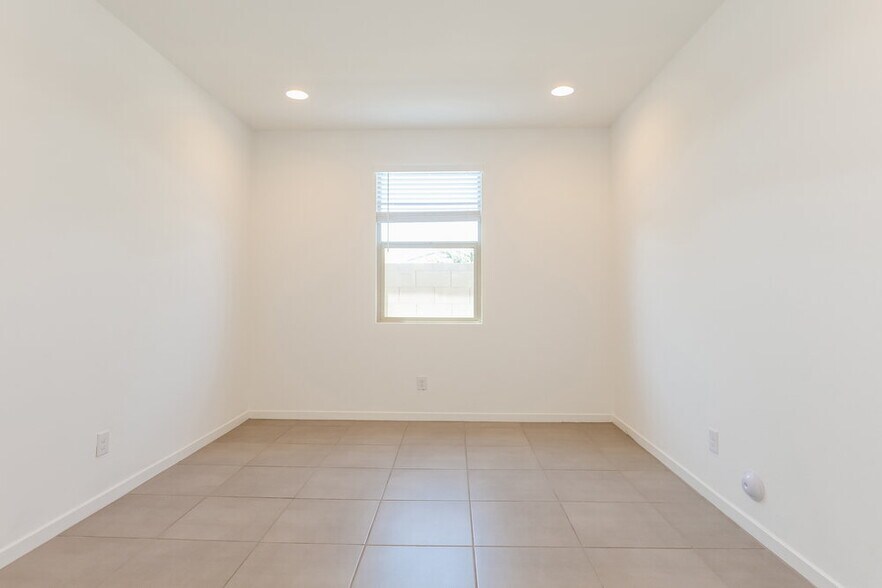 Building Photo - 5647 W Walatowa St