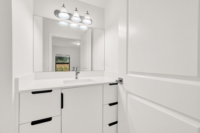 Building Photo - 407 Bella Sol Way