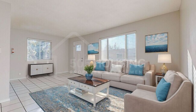 Building Photo - Large NE Heights 2 Bedroom Apartment