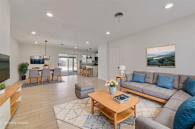 Building Photo - 413 Simmons Dr