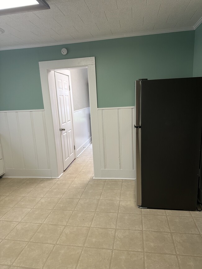 Building Photo - 1107 Markham Ave