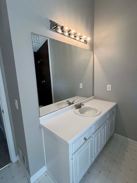 Building Photo - 267 Ashland Park Ct